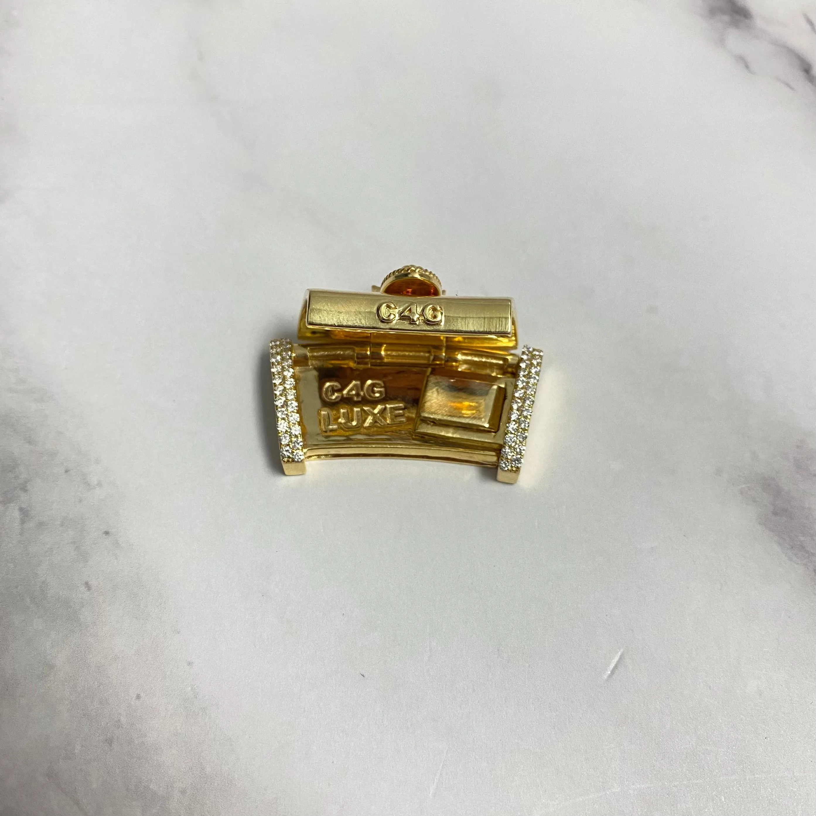 10K Yellow Gold Diamond On The Size Sleek Lock With Panther / 30.5gr / 19mm / 1.5in