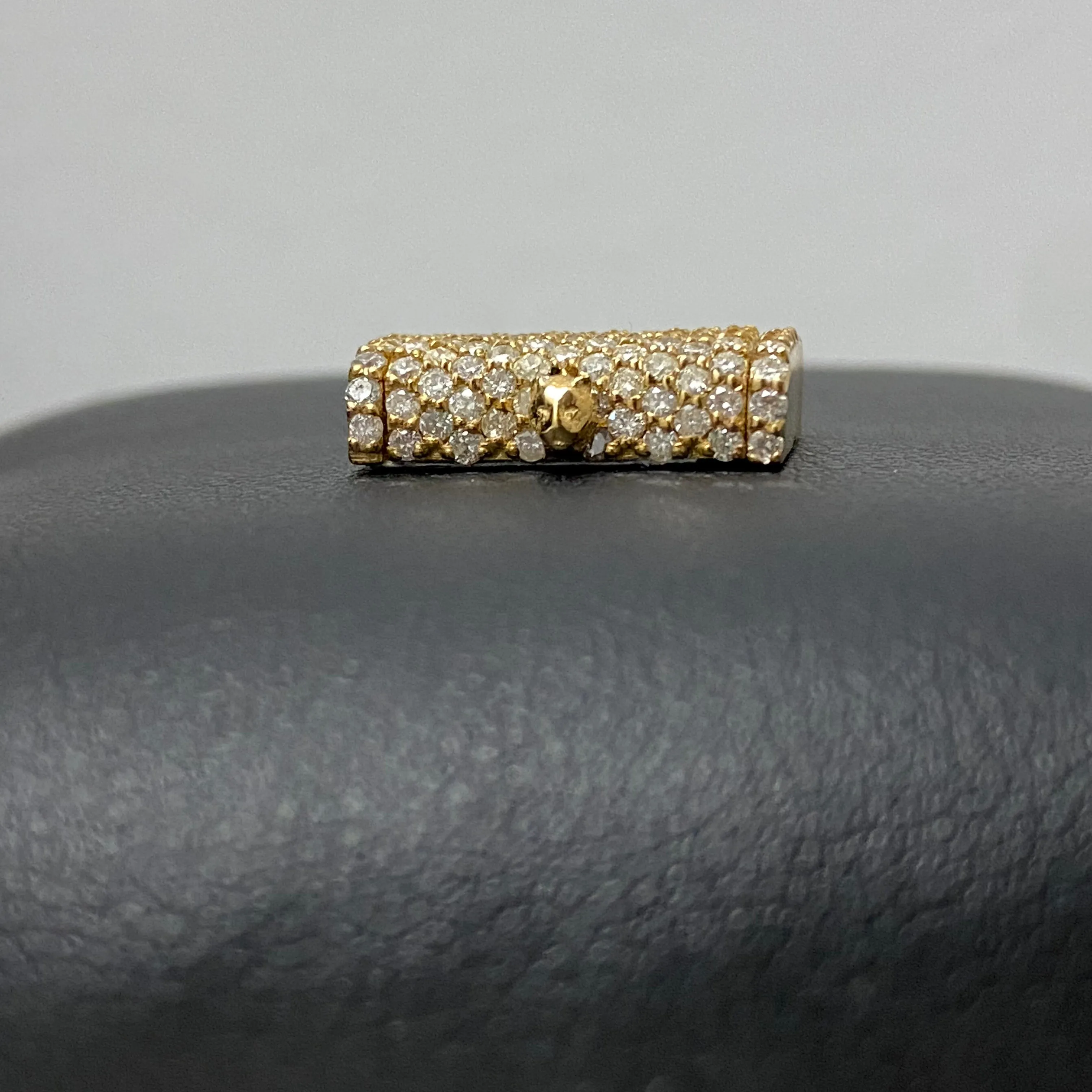 18K Yellow Gold Diamond Sleek Lock Ct Dia / 4gr / 8.5mm