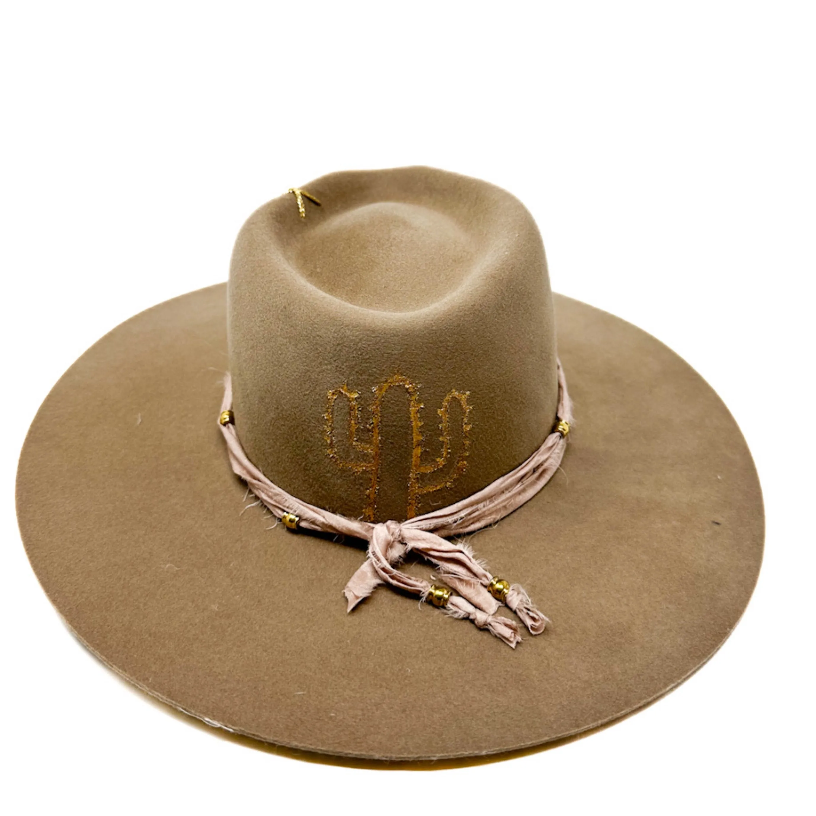 Montana fedora in color putty with painted cactus