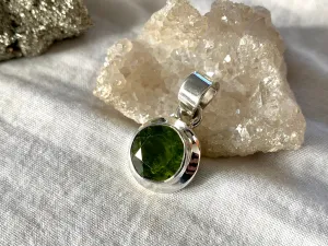 Peridot Ansley Pendant - Round