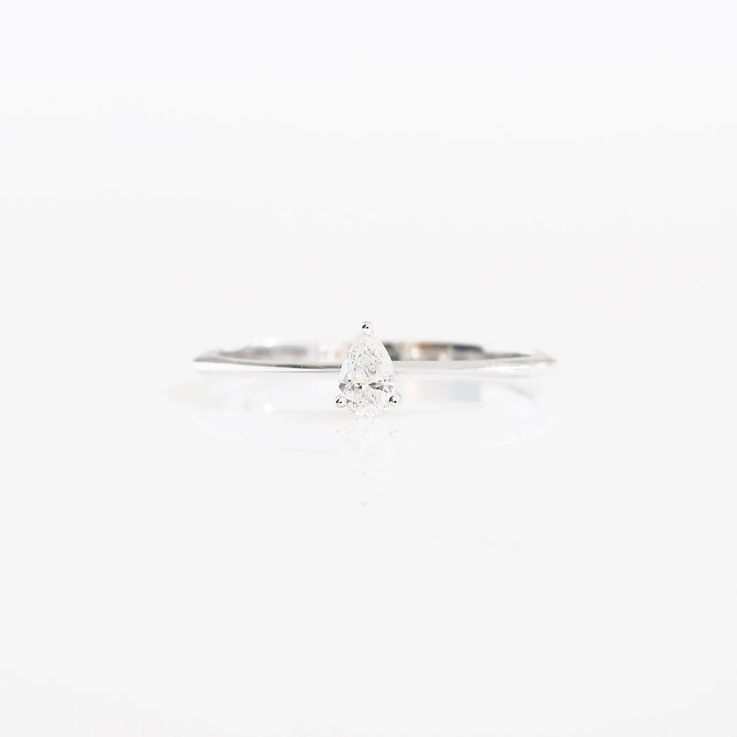 Ula 0.15ct Pear