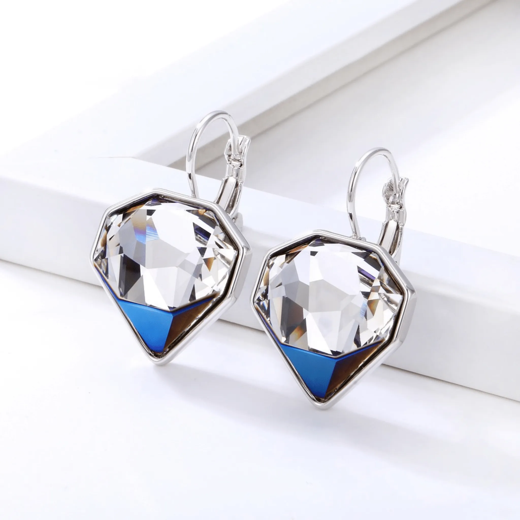 Unique earring with limited edition Swarovski crystal